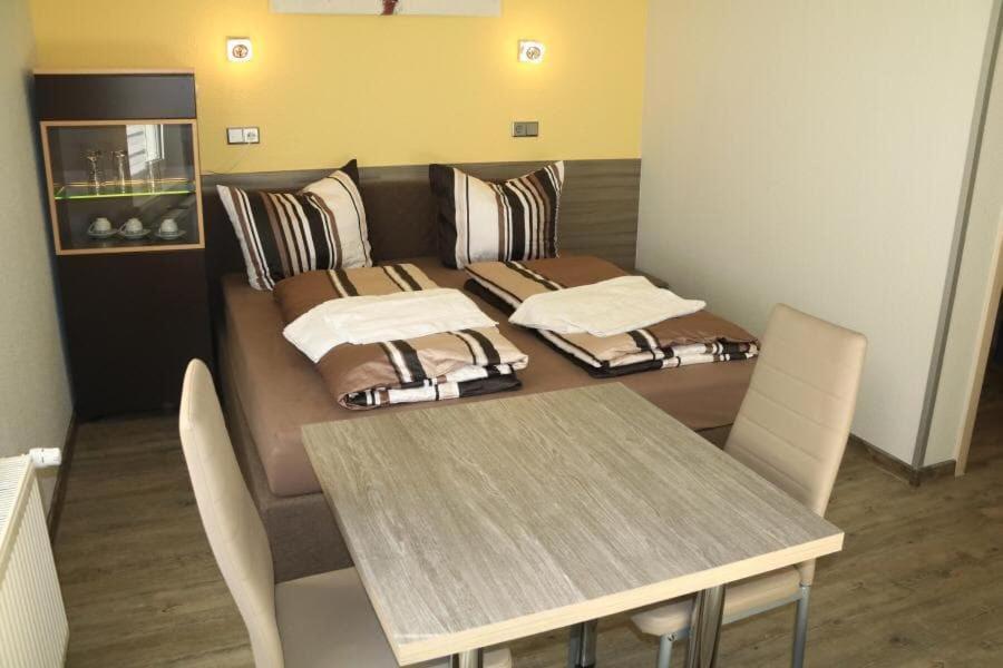Pension Florion Бернбург Экстерьер фото