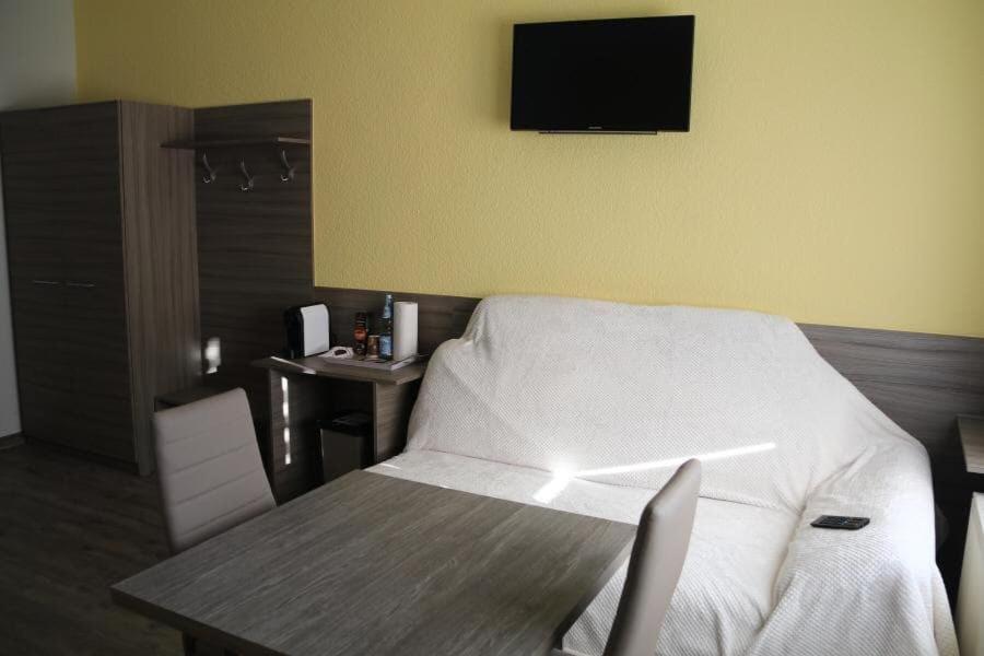 Pension Florion Бернбург Экстерьер фото